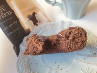 「ファミリーマート FAMIMA CAFE＆SWEETS チョコレートドーナツ」のクチコミ画像 by MAA しばらく不在さん