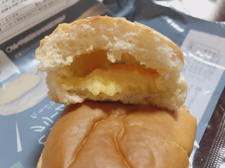 「ファミリーマート クリームを味わうクリームパン」のクチコミ画像 by gggさん