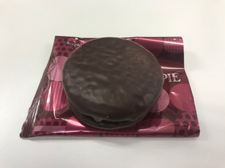 「ロッテ くちどけにこだわったプチチョコパイ バスクチーズケーキ」のクチコミ画像 by ねこねこりんさん