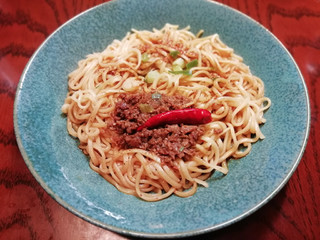 「キンレイ なべやき屋キンレイ お水がいらない 汁なし麻辣担々麺 袋264g」のクチコミ画像 by タータンさん