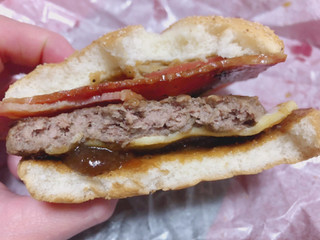 「マクドナルド 炙り醤油風 ベーコントマト肉厚ビーフ」のクチコミ画像 by gggさん