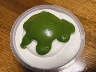 「ファミリーマート 抹茶のとろける生チーズケーキ」のクチコミ画像 by gggさん