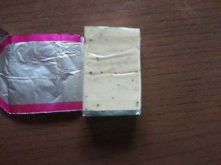 「マリンフード ミルクを食べるベビーチーズ ブラックペッパー 4個入 袋60g」のクチコミ画像 by ぺりちゃんさん