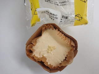 「ヤマザキ 2層の贅沢チーズケーキ 袋1個」のクチコミ画像 by ぺりちゃんさん