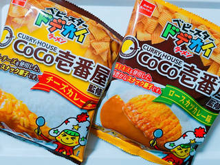 「おやつカンパニー ベビースタードデカイラーメン CoCo壱番屋監修 ロースカツカレー味 袋66g」のクチコミ画像 by nag～ただいま留守にしております～さん