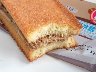 「ファミリーマート 香ばしいクッキーのクリームサンド コーヒー」のクチコミ画像 by ぺりちゃんさん