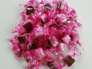 「名糖 クリーミーチョコレート 苺 袋150g」のクチコミ画像 by レビュアーさん