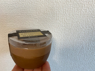 「ローソン Uchi Cafe’ SWEETS GODIVA ダブルショコラプリン」のクチコミ画像 by かずなさん