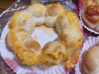 「ミスタードーナツ ポン・デ・ちぎりパン 3種のチーズ」のクチコミ画像 by gggさん