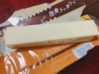 「ファミリーマート パキチョコ＆ラングドシャサンド チーズ」のクチコミ画像 by gggさん