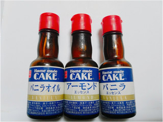 「共立食品 ホームメイドケーキ バニラエッセンス 瓶28ml」のクチコミ画像 by nag～ただいま留守にしております～さん