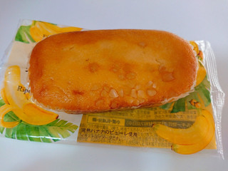 「ファミリーマート FAMIMA CAFE＆SWEETS 完熟バナナのケーキ」のクチコミ画像 by ぺりちゃんさん