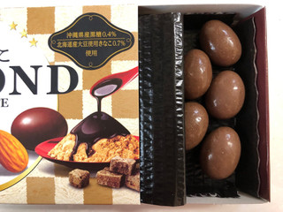 「ロッテ アーモンドチョコレート 黒糖きなこ 箱74g」のクチコミ画像 by SANAさん