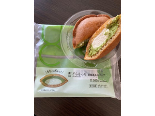 「ローソン Uchi Cafe’ SWEETS どらもっち お抹茶＆ホイップ」のクチコミ画像 by chan-manaさん