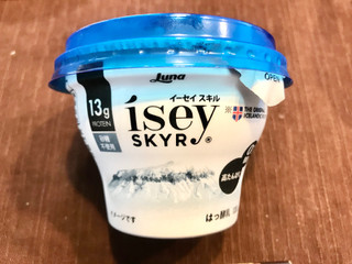 「日本ルナ Isey SKYR カップ120g」のクチコミ画像 by やにゃさん