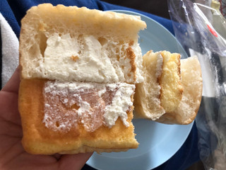 「セブン-イレブン 牛乳パンのかすてらサンド バニラ風味」のクチコミ画像 by レビュアーさん