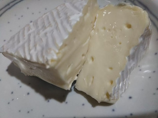 「雪印メグミルク 雪印北海道100 カマンベールチーズ 100g」のクチコミ画像 by レビュアーさん