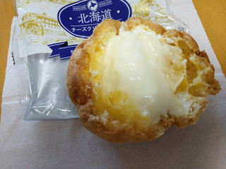 「アンデイコ 北海道チーズクリームシュー 袋1個」のクチコミ画像 by タヌキとキツネさん