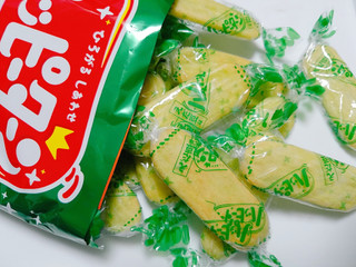 「亀田製菓 ハッピーターン えだ豆味 袋85g」のクチコミ画像 by nag～ただいま留守にしております～さん