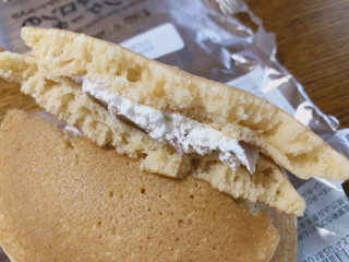 「セブンプレミアム イタリアマロンのパンケーキ 袋2個」のクチコミ画像 by gggさん