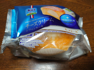 「モンテール 小さな洋菓子店 チーズクリームシフォンケーキ 袋1個」のクチコミ画像 by ペリカさん