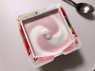 「ロッテ 爽 練乳いちご カップ185ml」のクチコミ画像 by こつめかわうそさん