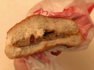 「ヤマザキ てりやきハンバーガー 1個」のクチコミ画像 by 御飯野友子さん