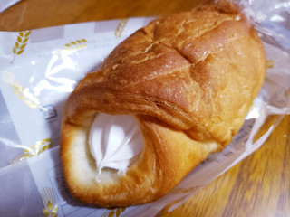 「ヤマザキ ホイップデニッシュ 北海道産牛乳 袋1個」のクチコミ画像 by はまポチさん