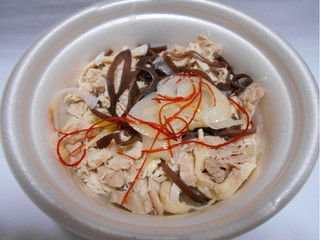 「セブン-イレブン 根菜ともち麦のサムゲタン風スープ」のクチコミ画像 by コマメのグルメさん