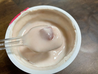 「グリコ 朝食いちごヨーグルト さくら香る カップ140g」のクチコミ画像 by ぺりちゃんさん