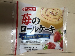 苺のロールケーキ