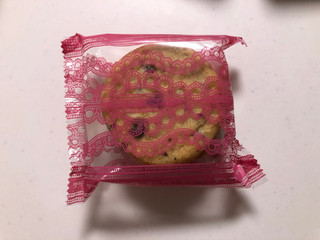 「森永製菓 ステラおばさんのクッキーサンドアイス チョコチップ 箱1個」のクチコミ画像 by こつめかわうそさん