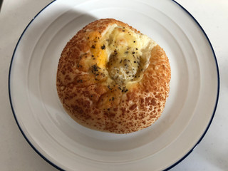 「Pasco 国産小麦の四種のチーズパン 袋1個」のクチコミ画像 by こつめかわうそさん