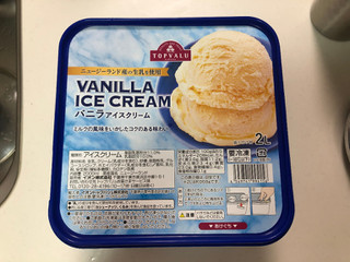 「トップバリュ ニュージーランド産の生乳を使用 バニラアイスクリーム 箱2000ml」のクチコミ画像 by こつめかわうそさん