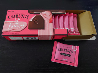 「ロッテ シャルロッテ 生チョコレート ストロベリー 箱12枚」のクチコミ画像 by Tsubasa_momさん