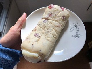 「第一パン クランベリーチーズ 袋1個」のクチコミ画像 by こつめかわうそさん