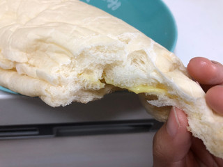 「ヤマザキ 白いコッペパン カスタードクリーム 袋1個」のクチコミ画像 by こつめかわうそさん
