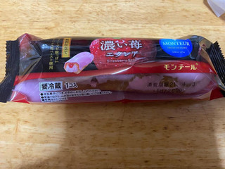 「モンテール 小さな洋菓子店 濃い苺エクレア 袋1個」のクチコミ画像 by jasminesatoさん