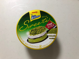 「明治 エッセル スーパーカップ Sweet’s 宇治抹茶ティラミス カップ172ml」のクチコミ画像 by こつめかわうそさん