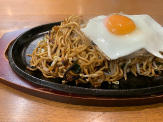 「トップバリュ ベストプライス ソースとのからみがよい中太麺 香ばしソースの焼そば カップ129g」のクチコミ画像 by bonito.さん