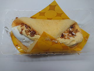 「ローソン Uchi Cafe’ SWEETS クルリン ザクふわくるりんケーキ チーズ」のクチコミ画像 by レビュアーさん