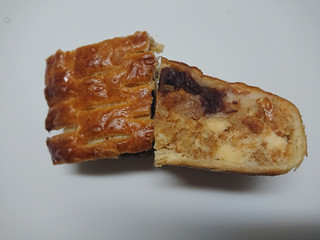 「ヤマザキ つぶあんとチーズのずっしりパイケーキ 袋1個」のクチコミ画像 by レビュアーさん