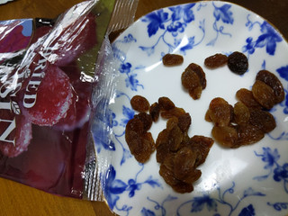 「神戸物産 SELCUK Food lnc. DRIED RAISIN 袋120g」のクチコミ画像 by おうちーママさん