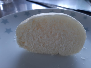 「ヤマザキ BAKE ONE もっちりとした米粉入りブールパン 袋4個」のクチコミ画像 by funnybird08さん