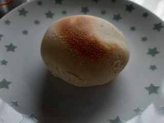 「ヤマザキ BAKE ONE もっちりとした米粉入りブールパン 袋4個」のクチコミ画像 by funnybird08さん
