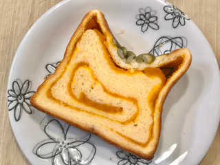 「くまのパンや 特製かぼちゃあんブリオッシュ食パン」のクチコミ画像 by やにゃさん