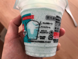 「森永製菓 フローズンラムネ カップ180ml」のクチコミ画像 by こつめかわうそさん