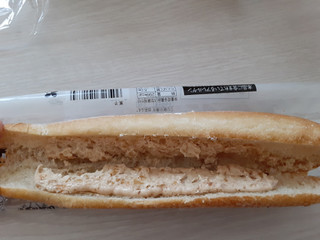 「ローソン マチノパン くるみバターのフランスパン」のクチコミ画像 by もこもこもっちさん