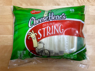 「コストコ Saputo CheeseHeads Original String 袋1.36kg」のクチコミ画像 by 踊る埴輪さん