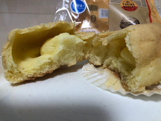 「ファミリーマート ファミマ・ベーカリー 塩バタークッキーパン ブルターニュ産発酵バター」のクチコミ画像 by レビュアーさん